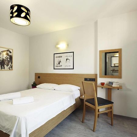 Hush Hostel Moda Стамбул Екстер'єр фото