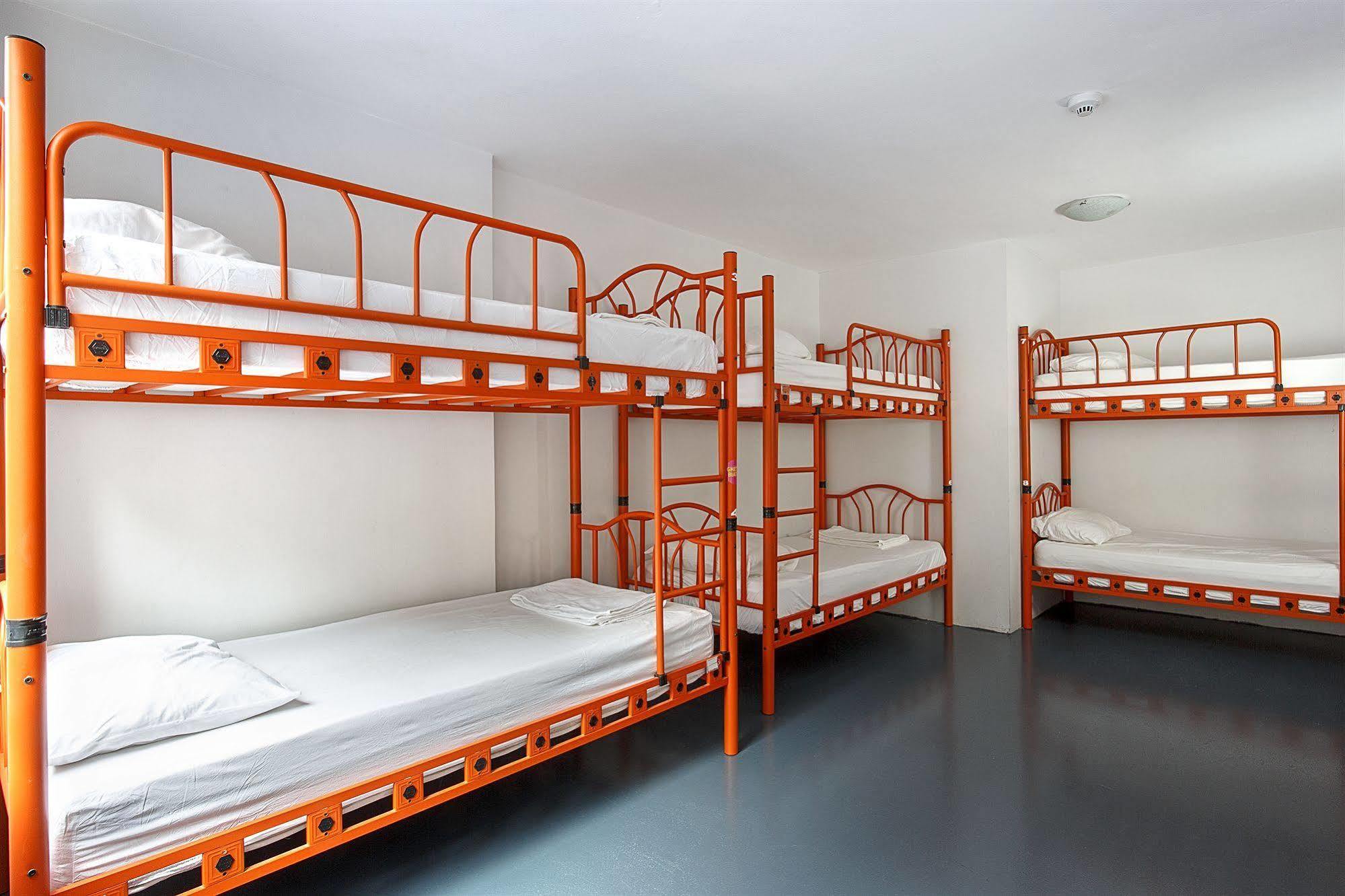 Hush Hostel Moda Стамбул Екстер'єр фото
